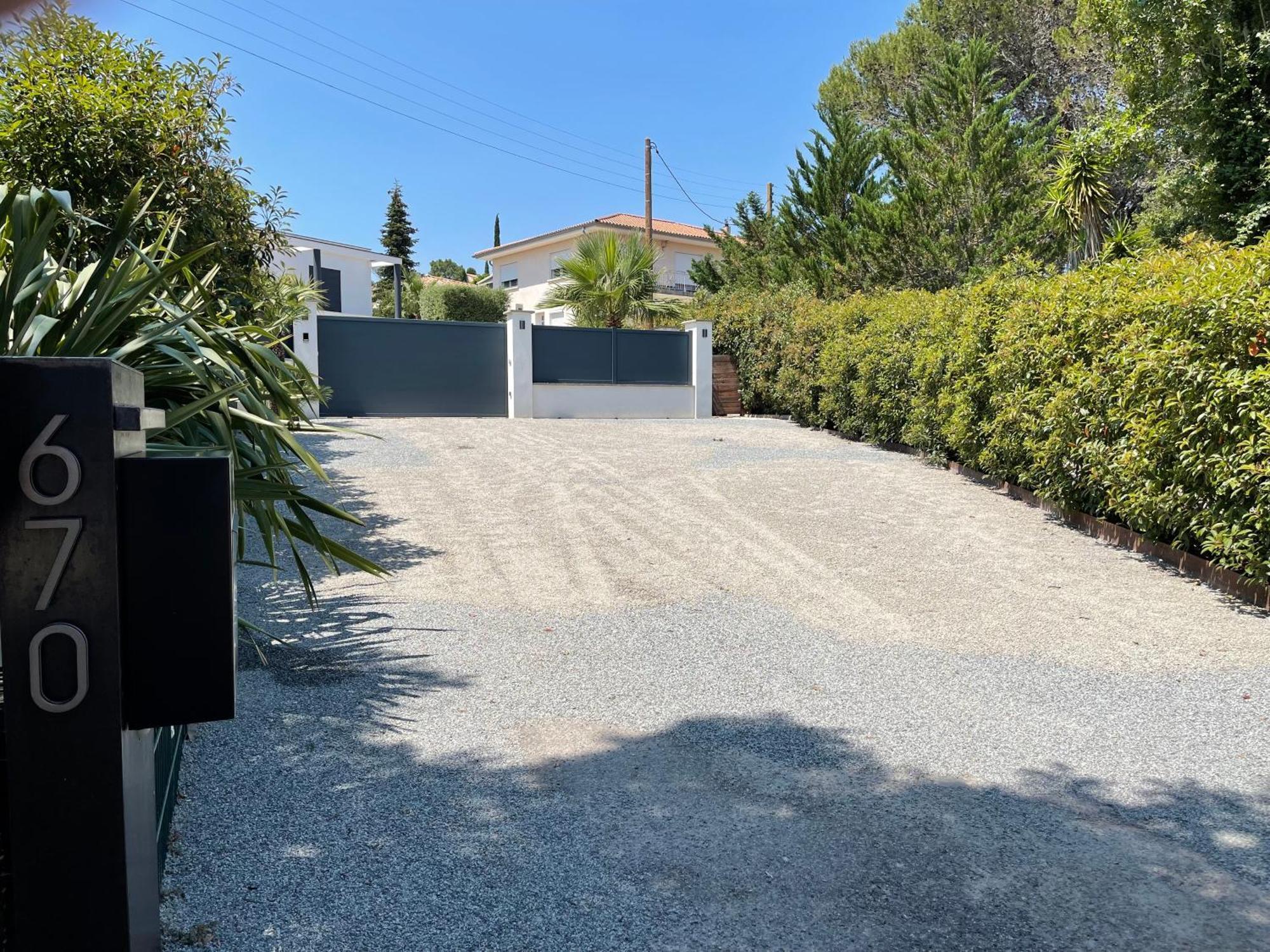 Appartement De Caractere Avec Jacuzzi Fréjus Exterior foto
